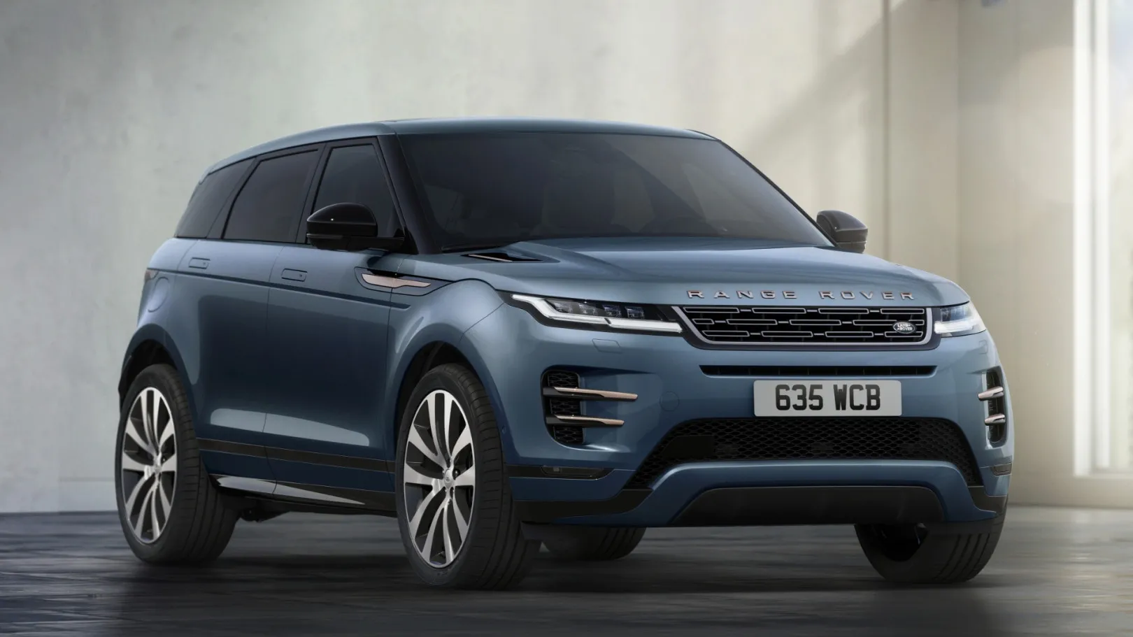 ОНОВЛЕНИЙ RANGE ROVER EVOQUE: РЕДУКЦІЙНИЙ ДИЗАЙН ТА ІННОВАЦІЙНІ ТЕХНОЛОГІЇ